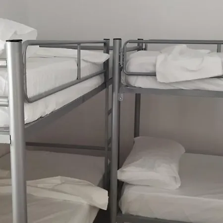 Tradita Tironse Hostel
