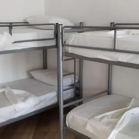 Tradita Tironse Hostel Tirana